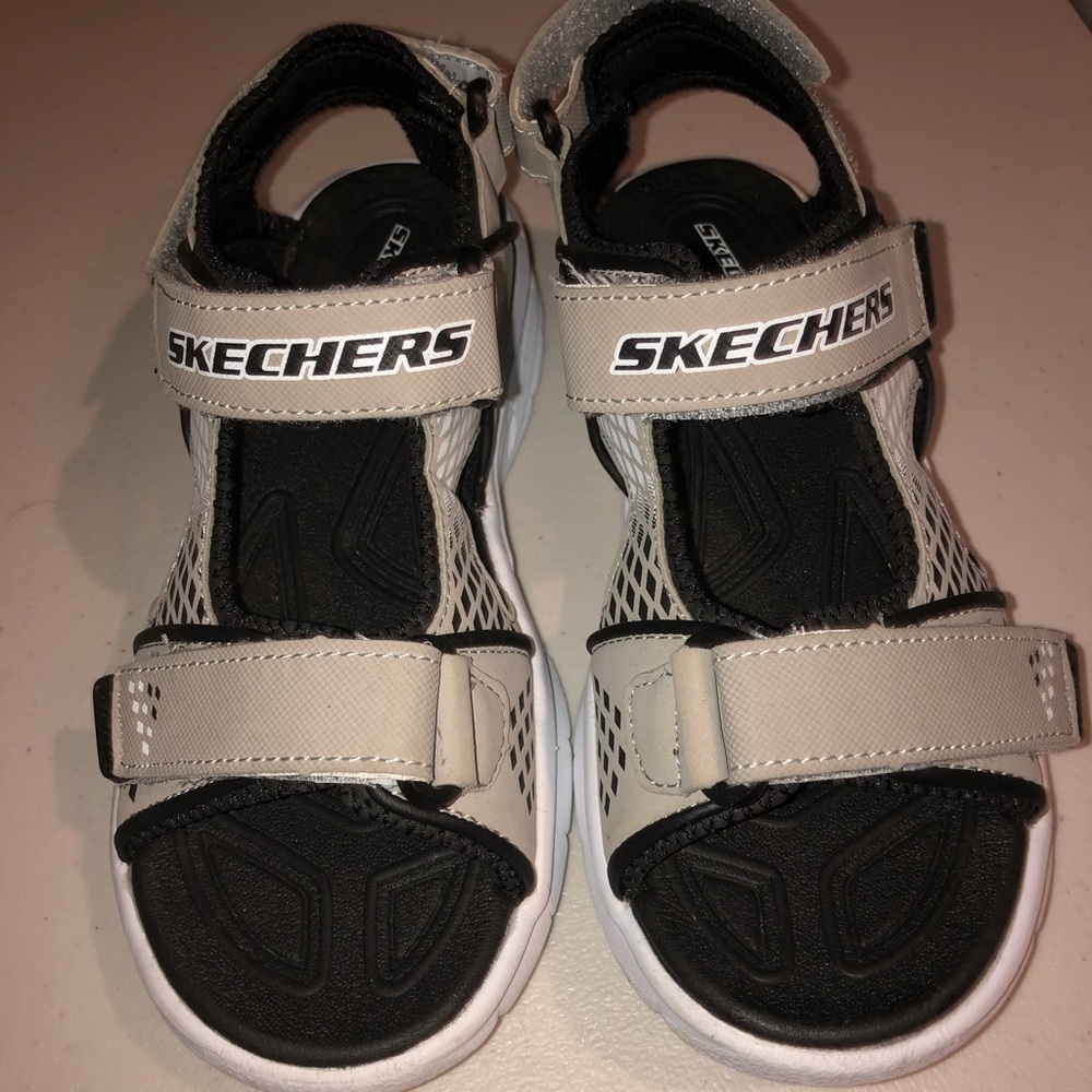 🌻 Skechers Lightup Sandals